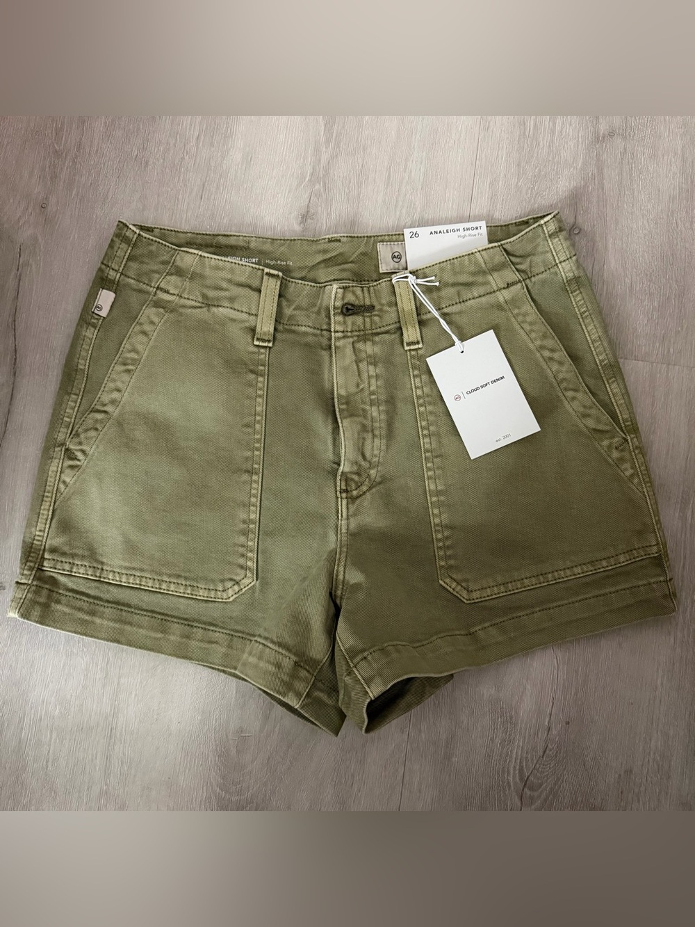 Ag Adriano Goldschmied High-Rise Analeigh Utility Shorts in Sulfar Basil